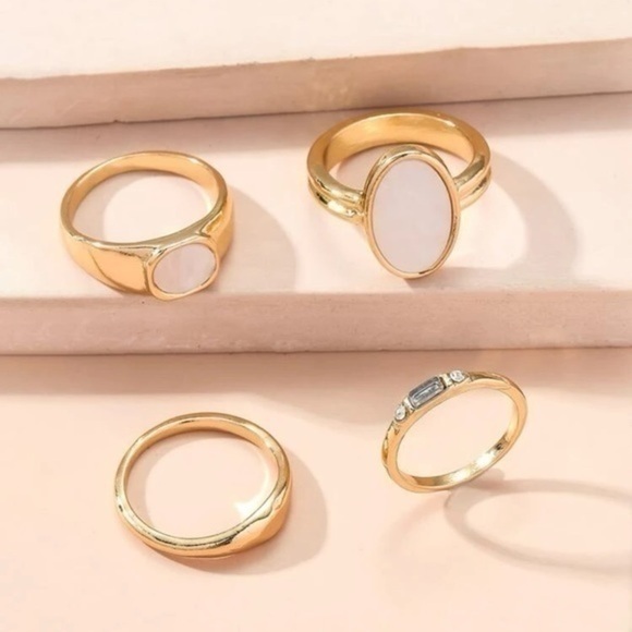 4 pcs Oval Modern Ring Set Golden - Picture 3 of 6